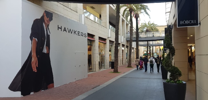 Hawkers inaugura tienda en La Maquinista